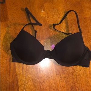 Victoria’s Secret PINK T-shirt Demi bra 32B